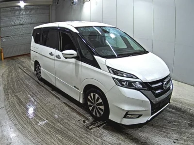 Nissan SERENA  с аукциона в Японии