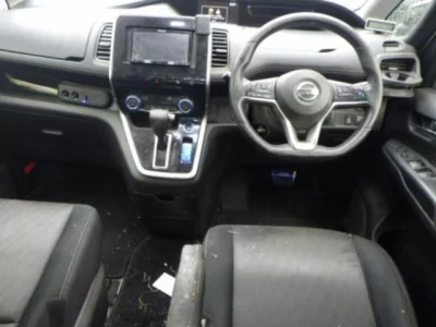 Nissan SERENA  с аукциона в Японии