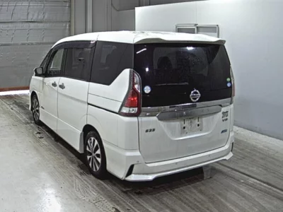 Nissan SERENA  с аукциона в Японии