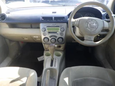 Mazda DEMIO  с аукциона в Японии