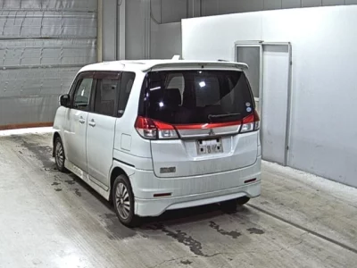 Mitsubishi DELICA D2