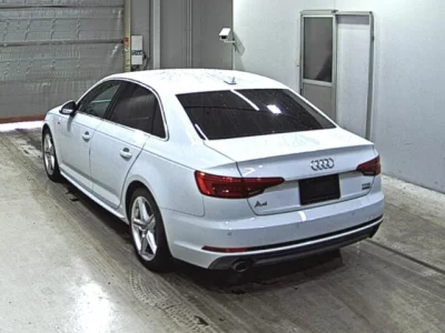 Audi A4  с аукциона в Японии