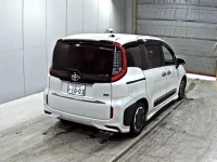 Toyota SIENTA лот № 3004 оценка 4.5  с аукциона в Японии 4