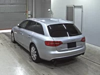 Audi A4 лот № 9301 оценка 4  с аукциона в Японии 1