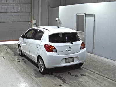Mitsubishi MIRAGE  с аукциона в Японии