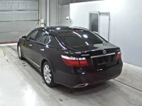 Lexus LS лот № 9042 оценка 3.5  с аукциона в Японии 1