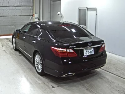 Lexus LS