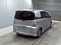 Honda FREED лот № 2208 оценка 4  с аукциона в Японии 4