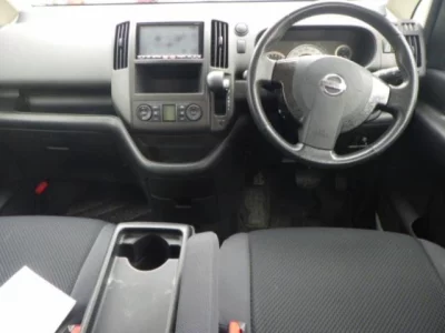 Nissan SERENA  с аукциона в Японии