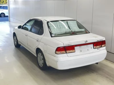 Nissan SUNNY  с аукциона в Японии