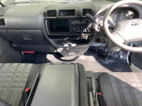 Mazda BONGO VAN лот № 4009 оценка 3.5  с аукциона в Японии 3