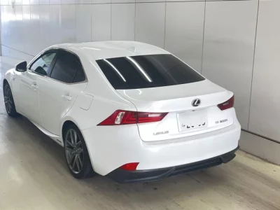 Lexus IS