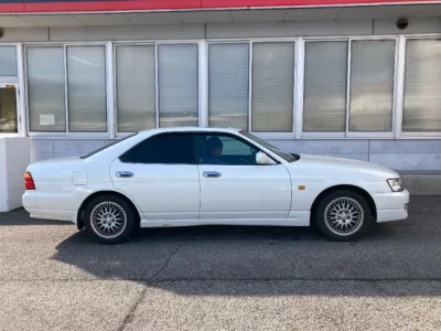 Nissan LAUREL