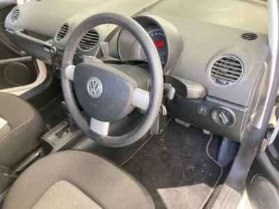 Volkswagen NEW BEETLE