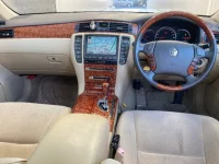 Toyota CROWN лот № 3069 оценка 3.5  с аукциона в Японии 3