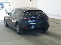 Mazda MAZDA3 лот № 2674 оценка 4  с аукциона в Японии 1