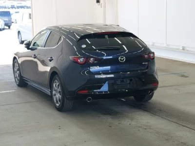 Mazda MAZDA3  с аукциона в Японии