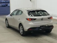 Mazda MAZDA3 лот № 2678 оценка 4  с аукциона в Японии 1