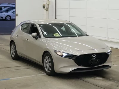 Mazda MAZDA3  с аукциона в Японии