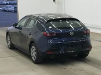 Mazda MAZDA3 лот № 2676 оценка 3.5  с аукциона в Японии 1