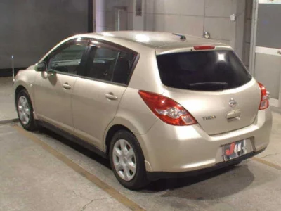 Nissan TIIDA