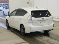 Toyota PRIUS ALPHA лот № 2313 оценка 3.5  с аукциона в Японии 1