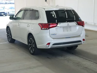 Mitsubishi OUTLANDER PHEV
