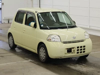 Daihatsu Esse