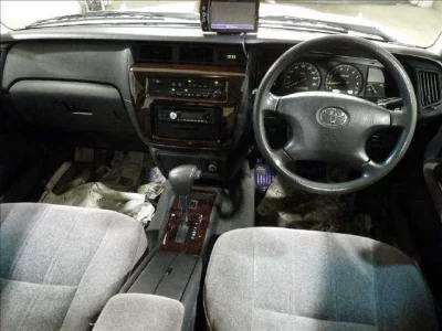 Toyota CROWN COMFORT  с аукциона в Японии
