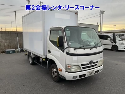 Toyota DYNA  с аукциона в Японии