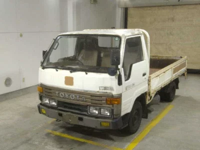 Toyota DYNA  с аукциона в Японии