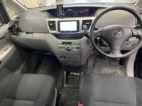 Toyota VOXY лот № 2290 оценка RA  с аукциона в Японии 4