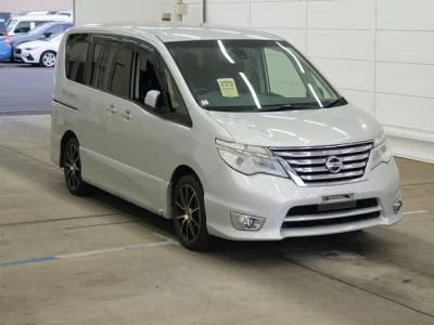 Nissan SERENA  с аукциона в Японии