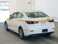 Mazda AXELA лот № 2020 оценка 4  с аукциона в Японии 1