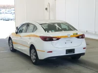 Mazda AXELA лот № 2058 оценка RA  с аукциона в Японии 1