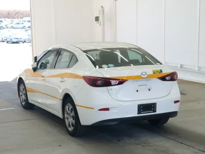 Mazda AXELA  с аукциона в Японии