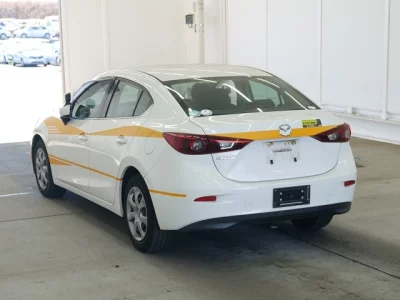 Mazda AXELA  с аукциона в Японии