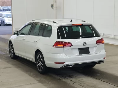 Volkswagen GOLF VARIANT