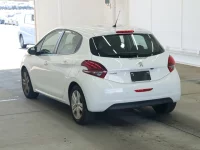 Peugeot 208 лот № 2113 оценка 3.5  с аукциона в Японии 1