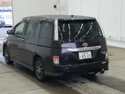 Toyota ISIS