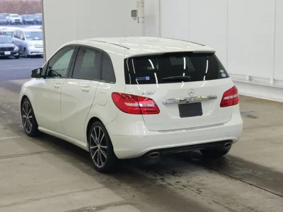 Mercedes-Benz B CLASS