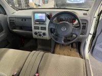 Nissan CUBE лот № 2435 оценка 3.5  с аукциона в Японии 4