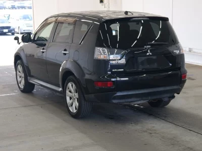 Mitsubishi OUTLANDER  с аукциона в Японии