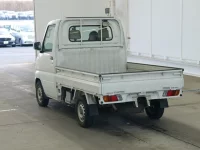 Nissan CLIPPER TRUCK лот № 2718 оценка 4  с аукциона в Японии 1