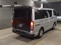 Toyota HIACE VAN лот № 118 оценка 3.5  с аукциона в Японии 4
