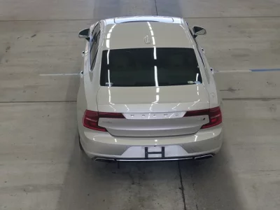 Volvo S90  с аукциона в Японии