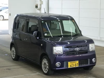 Toyota PIXIS SPACE  с аукциона в Японии