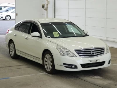 Nissan TEANA