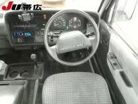 Toyota HIACE VAN лот № 7320 оценка R  с аукциона в Японии 2