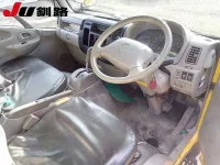 Toyota DYNA лот № 8701 оценка 3  с аукциона в Японии 2